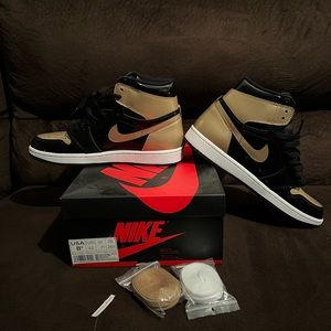 Jordan 1 gold toe highs sz 8.5